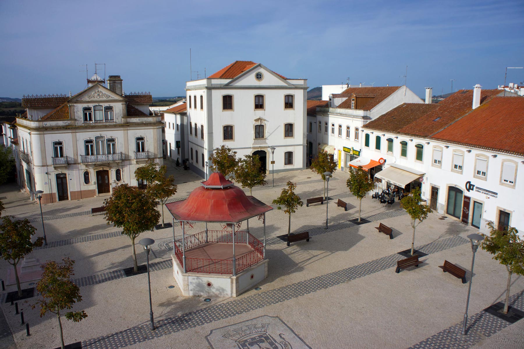 Imagem do coreto do Sobral de Monte Agraço